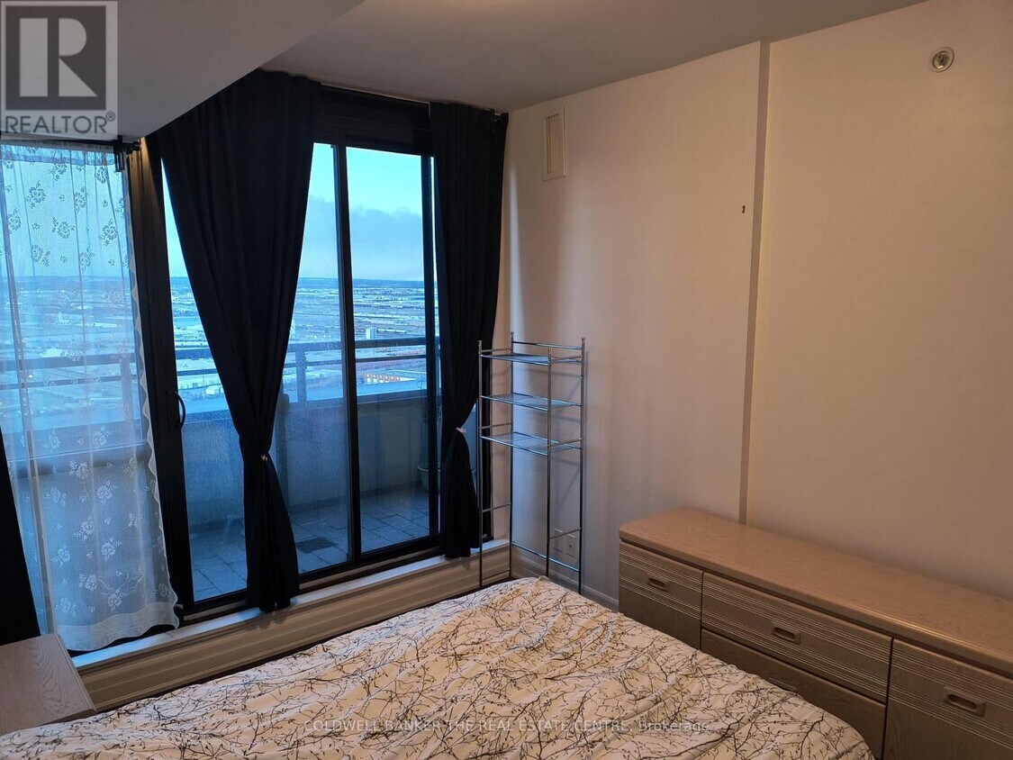 Photo du bâtiment - 2900 Highway No 7 One Bedroom 2107 Hwy