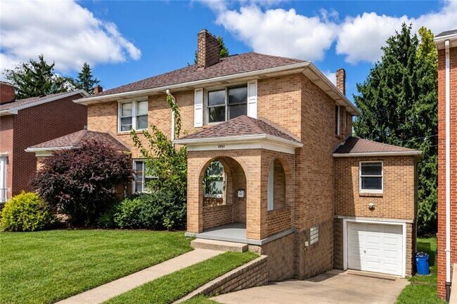Building Photo - 3992 Beechwood Blvd