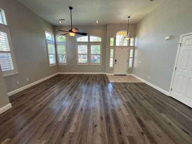 Foto del edificio - 3052 Red Oak Ct