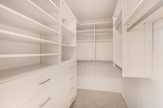 Foto del edificio - 6800 S Oakmont Dr