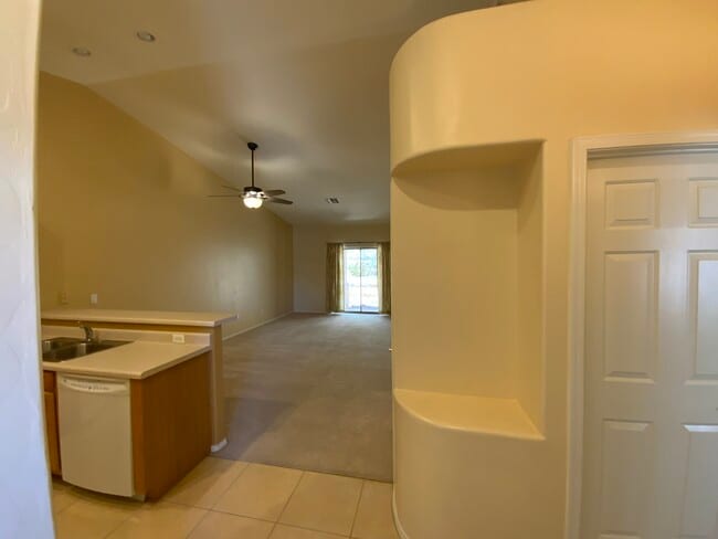 Building Photo - 3853 N Forest Park Dr