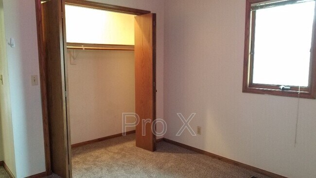 Foto del edificio - 518 E Monroe St