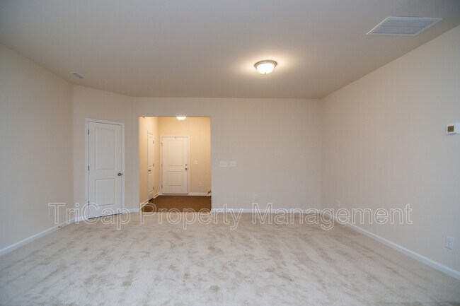 Foto del edificio - 283 White Oak Ridge Dr