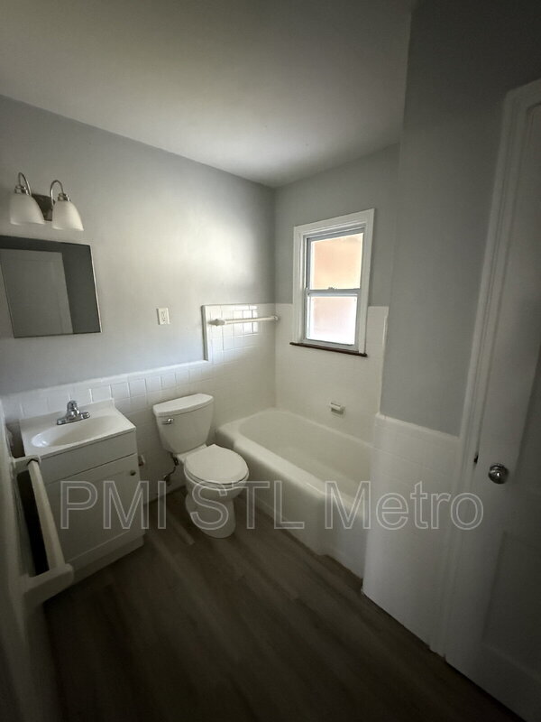 Foto del edificio - 4952-4956-4956 Oleatha Ave
