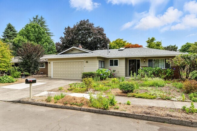 Foto del edificio - Refreshed 3 Bedroom Ranch In NE Portland