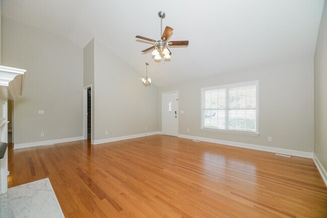 Building Photo - 2951 Buckner Ln