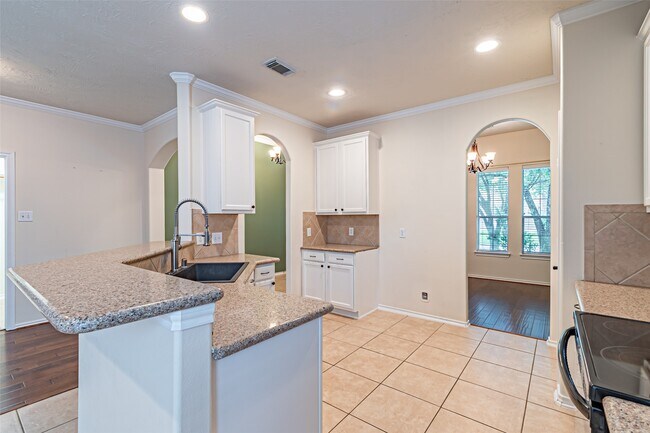 Building Photo - 17911 Serene Shore Dr