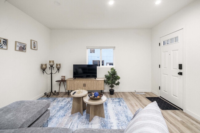 Foto del edificio - 815 SW Cloverdale St