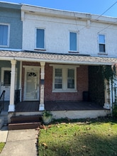 Building Photo - 431 Iroquois St