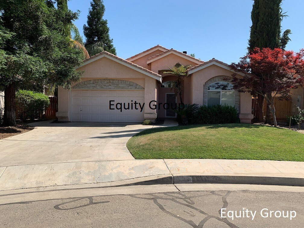 Available soon, beautiful home nestled in Alquileres en Visalia