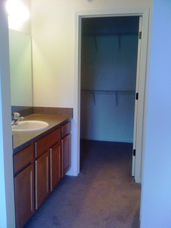 Building Photo - 23870 Northstone Village Dr