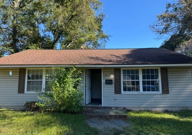 Central Charleston Ranch - Central Charleston Ranch House
