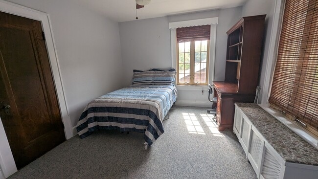 Building Photo - 78 Roe Ave