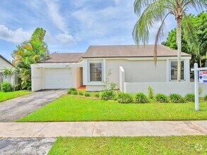 Building Photo - 16742 Royal Poinciana Dr