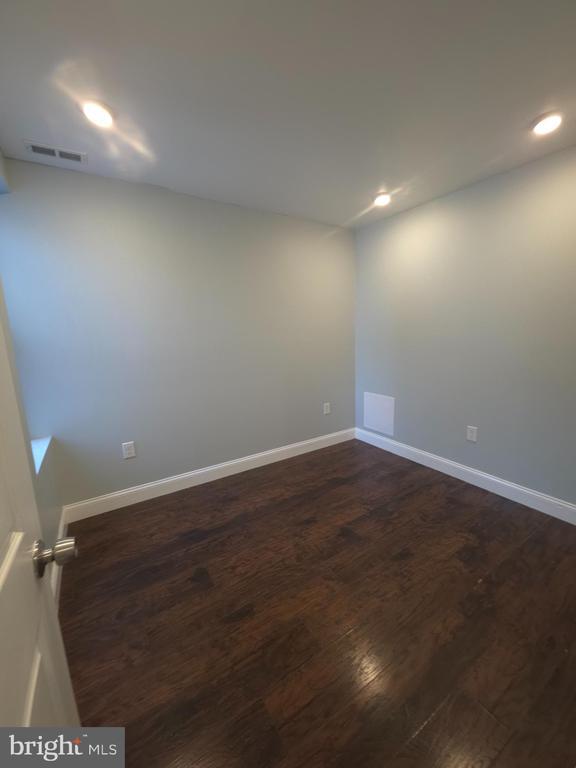 Foto del edificio - 1135 W Somerset St