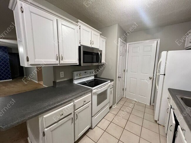 Building Photo - 1024 N J P Wright Loop Rd