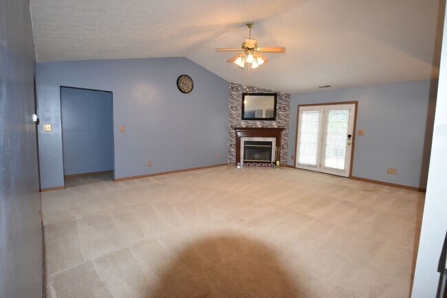 Foto del edificio - 3 Bedroom 2 Bath Home with Garage