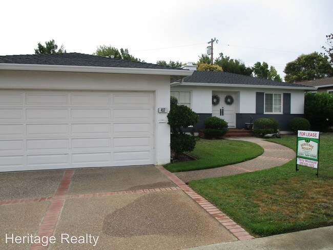 Foto del edificio - 417 Heather Ln