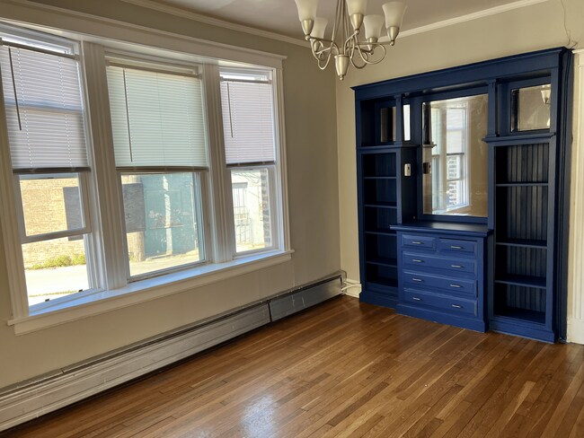 Dining Room - 1539 N Kolin Ave