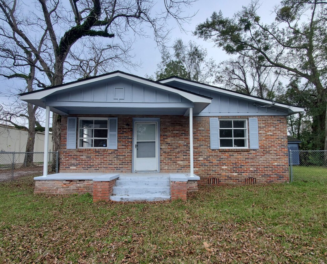 Primary Photo - 953 Weinacker Ave