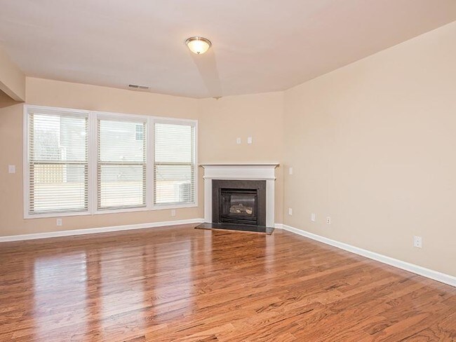 Building Photo - 6295 Shiloh Woods Dr