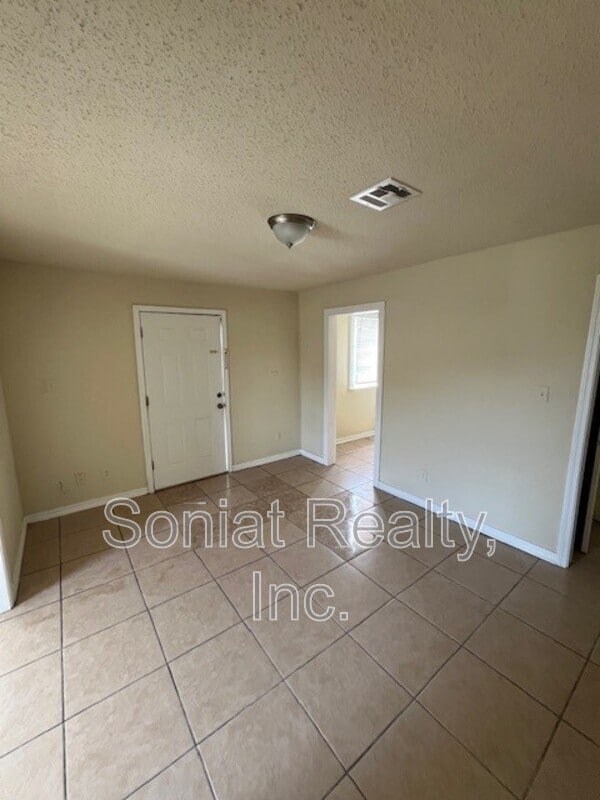 Building Photo - 5501 Cameron Blvd
