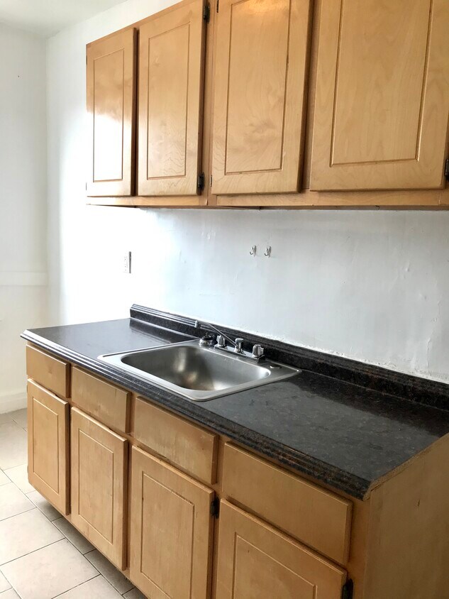 40 Sanford Pl Unit C5, Bridgeport, CT 06604 Apartments in Bridgeport, CT