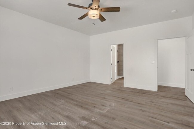 Master bedroom looking toward master bath - 340 Lake View Rd