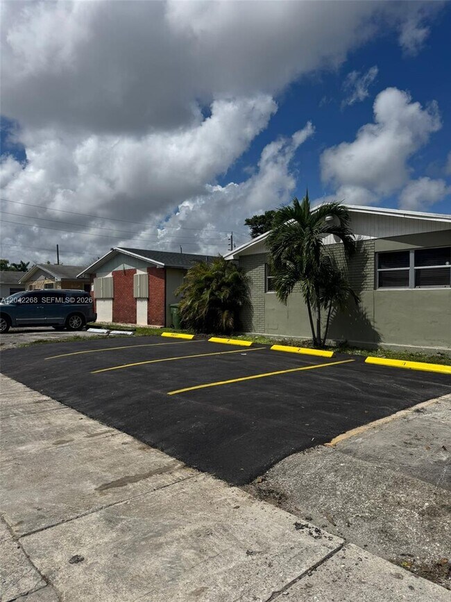 Foto del edificio - 844 SW 10th St