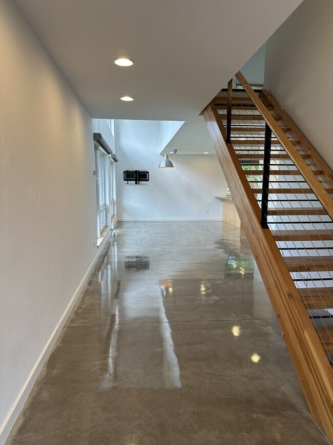 Foto del edificio - 3 Bed 2 Bath West Linn Property w/large yard