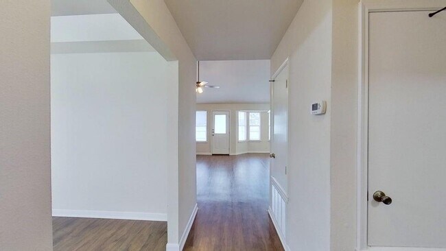 Building Photo - 201 Crystal Knoll Blvd