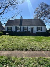 Building Photo - 101 W Augusta Pl