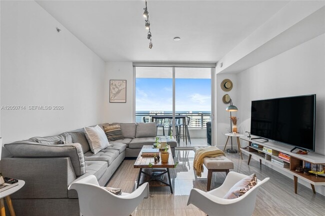 Building Photo - 1080 Brickell Ave