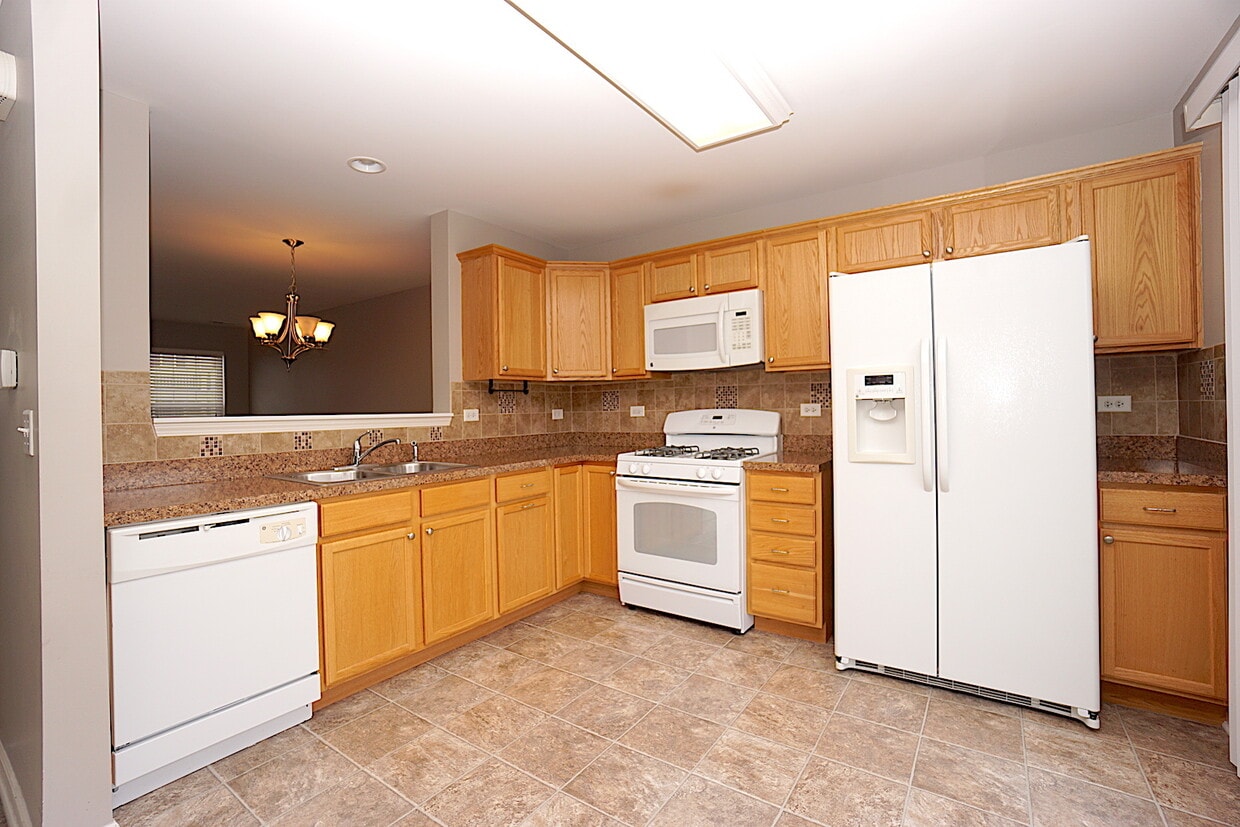 Primary Photo - 24625 Patriot Square Dr S