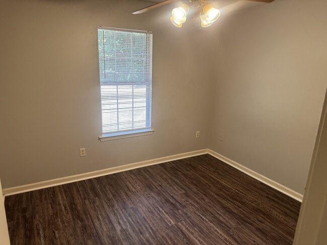 Building Photo - 1435 Arapaho Trail