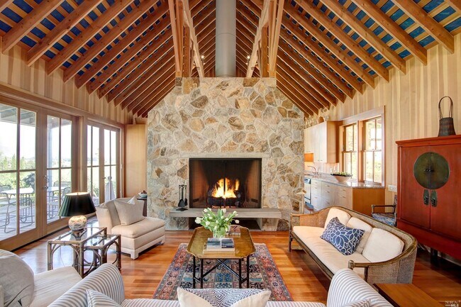 Building Photo - 1443 S Whitehall Ln