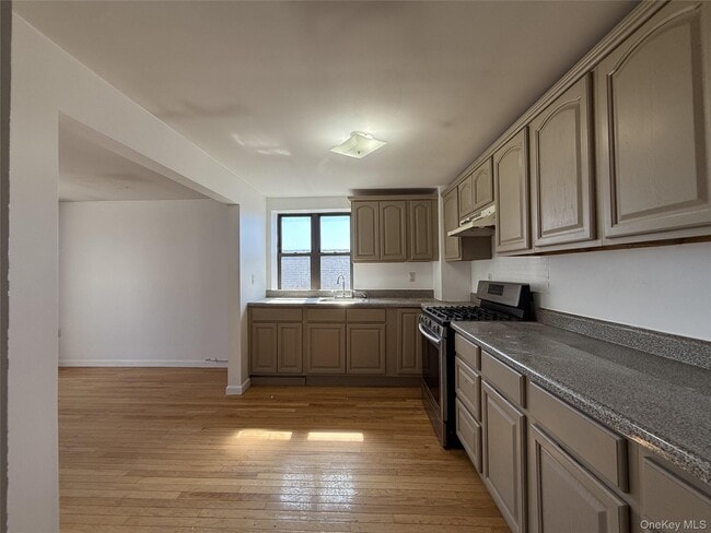 Building Photo - 1363 Gillespie Ave
