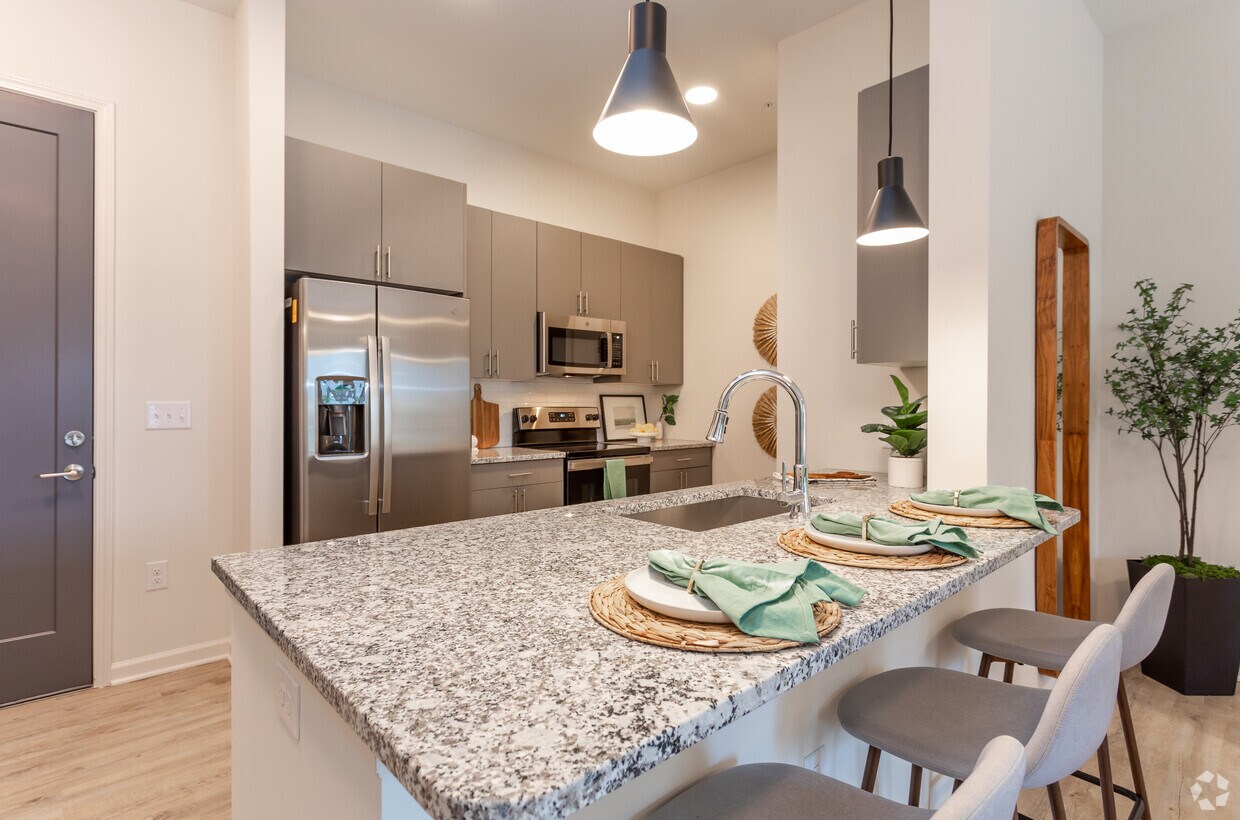 Hudson Renaissance Apartments in Wilmington, NC