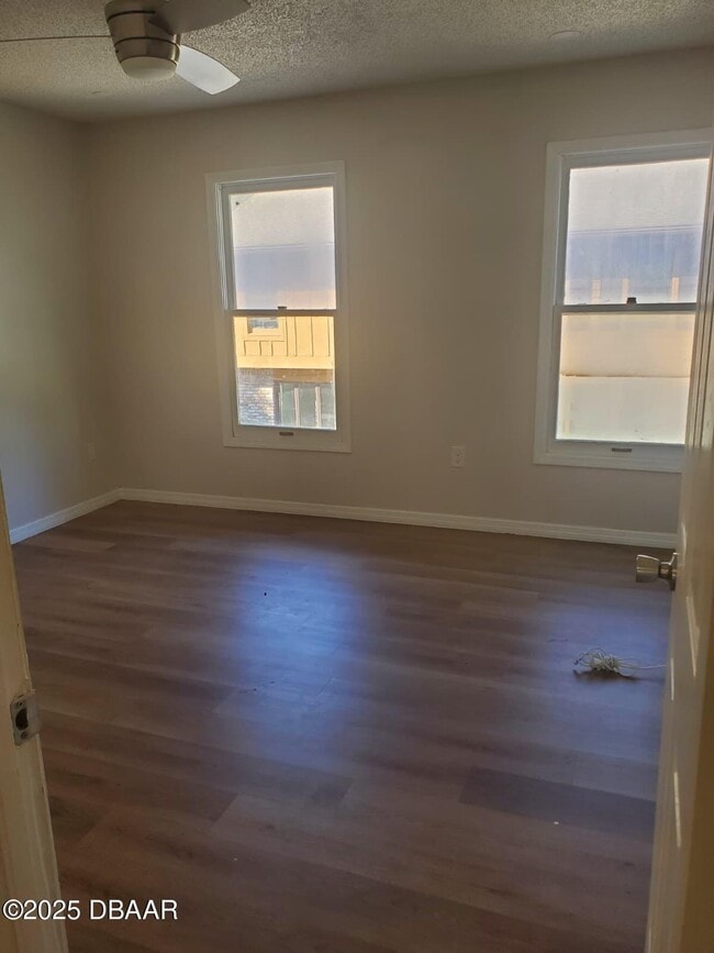 Building Photo - 814 N Halifax Ave