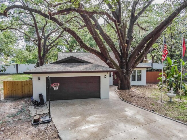 Building Photo - 14604 Oak Vine Dr