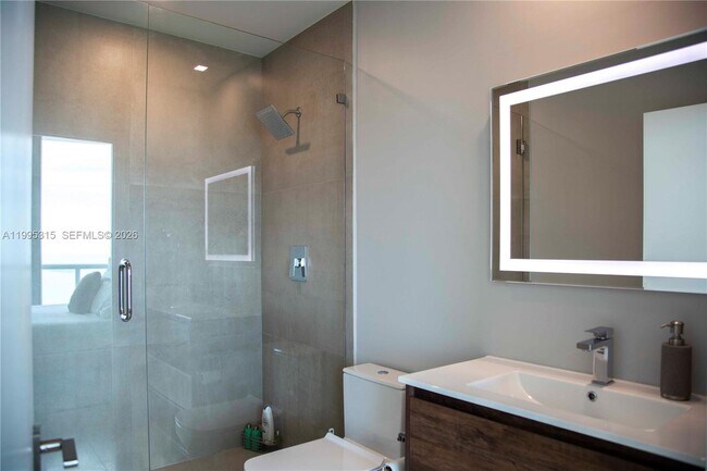 Foto del edificio - 888 Biscayne Blvd