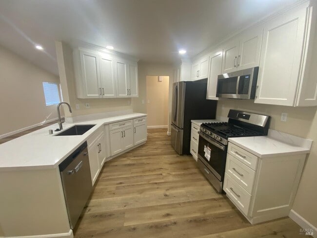 Building Photo - 669 Tipperary Dr