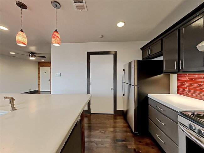 Foto del edificio - 2307 Cardinal Ln