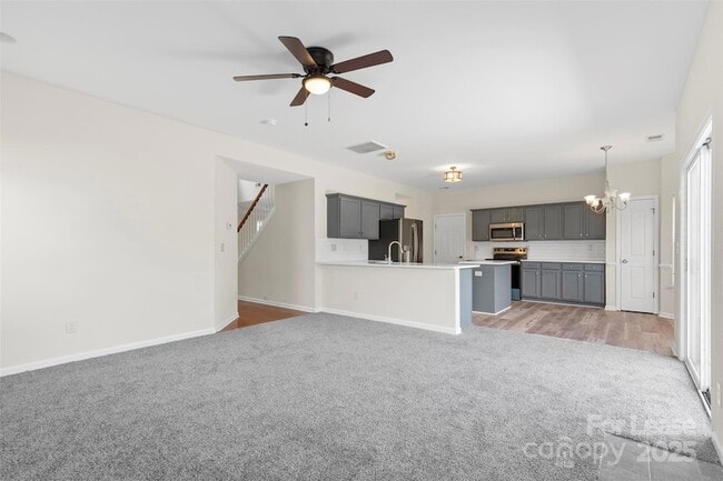 Building Photo - 16061 Stuarts Draft Ct