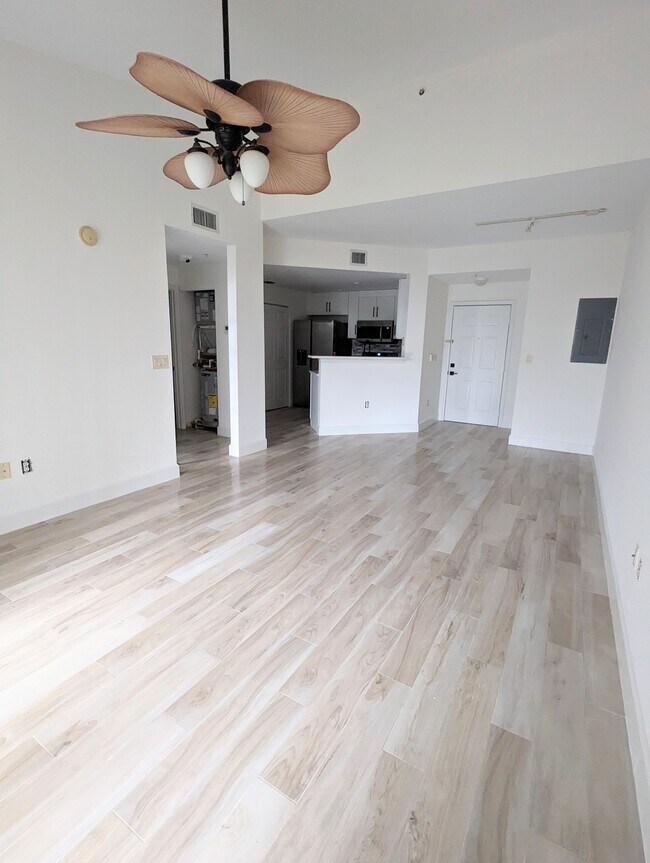 Building Photo - 1805 N Flagler Dr