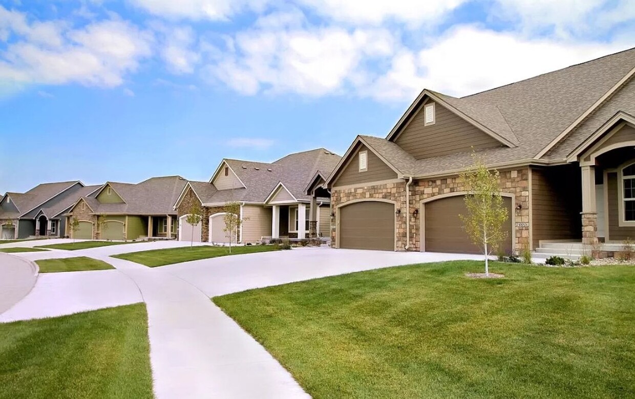 Foto principal - Centennial Pointe West