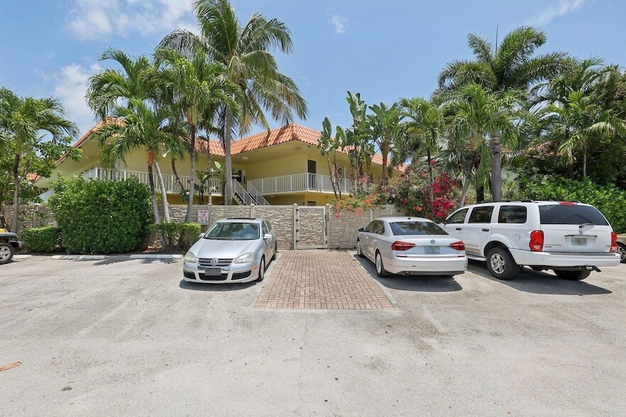 Foto principal - 1125 NE 16th Pl