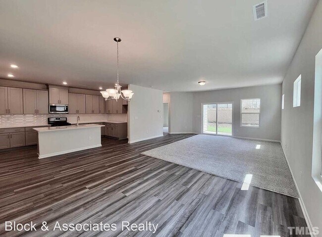 Foto del edificio - 4 br, 3 bath House - 129 Boone Lake Way