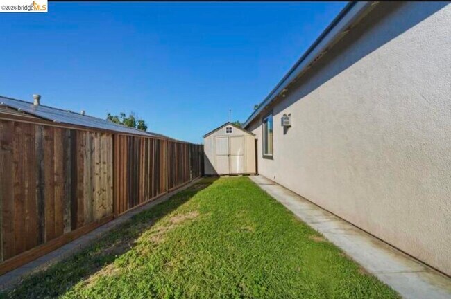 Foto del edificio - 3042 Barranca Dr