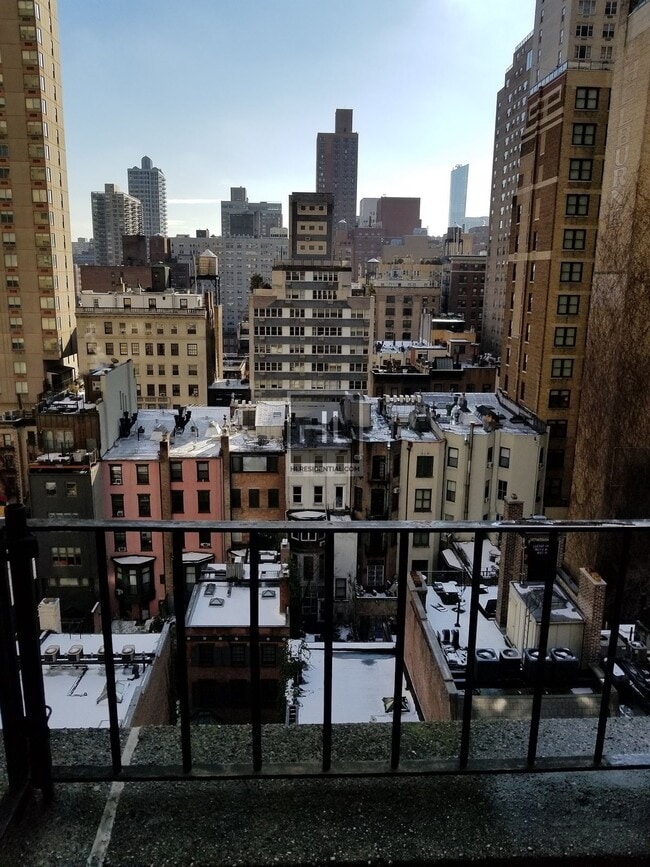 Foto del edificio - EAST 38 STREET